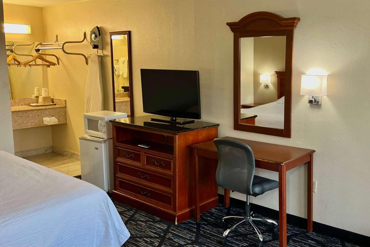 Baymont By Wyndham Troy Hotel Kültér fotó
